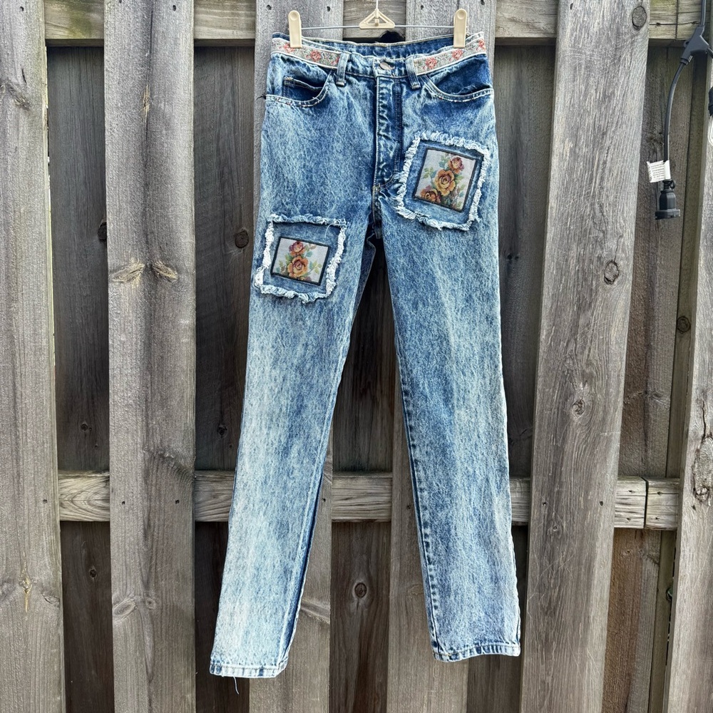 Vintage Body Blue Acid Wash Jeans Floral Tapestry Patch High Rise 100% Cotton 9